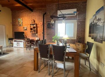 Departamento · 75m² · 4 Ambientes · Alquiler Planta Alta Santa Fe