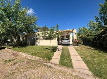 Casa · 112m² · 5 Ambientes · 1 Cochera · Casa en Chacras de Coria