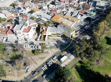 Depósito · 305m² · Local con Deposito en Inmejorable Ubicación en Esquina.