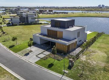 Casa · 336m² · 9 Ambientes · 4 Cocheras · Casa Premium, Al Agua, a Estrenar, 9 Amb, en Venta en Los Puentes, Nordelta