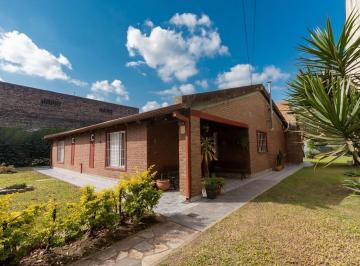 Casa · 269m² · 5 Ambientes · 1 Cochera · Casa en Santa Fe