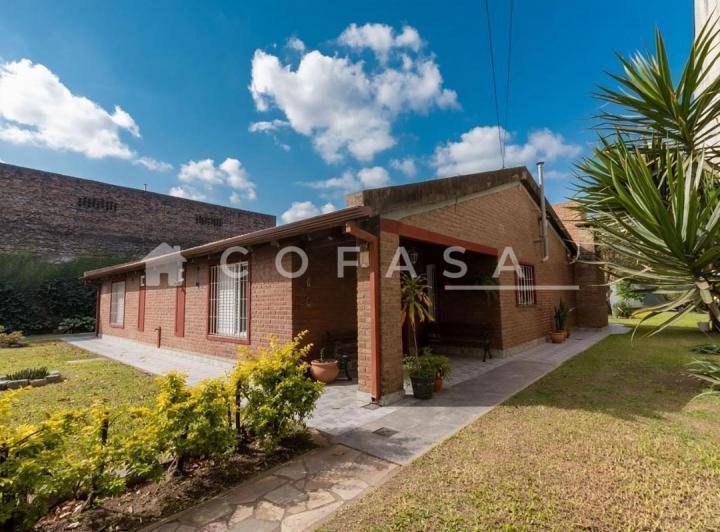 Casa · 269m² · 5 Ambientes · 1 Cochera