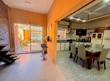 Casa · 114m² · 4 Ambientes · 1 Cochera · Venta Casa Haedo 4amb Mas Estudio con Cochera y Parque