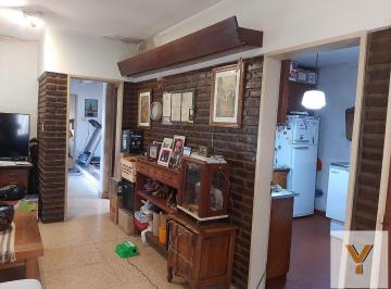 PH · 73m² · 3 Ambientes · PH en Venta - 2 Dorm. 1 Baño - 130 m² - Lanús Este