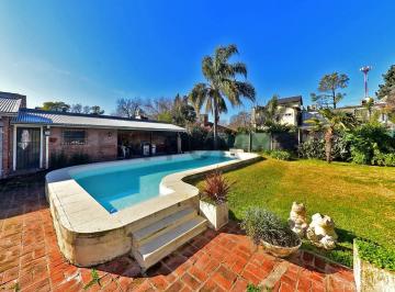 Casa · 132m² · 4 Ambientes · 5 Cocheras · Venta Casa 4 Ambientes con Pileta Parque Alvear Tortuguitas
