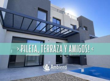 Casa de 4 ambientes, Córdoba · Pileta, Terraza y Amigos! a Estrenar!