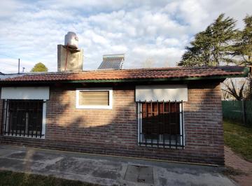 Casa · 110m² · 3 Ambientes · 1 Cochera · Casa en Pueblo Esther