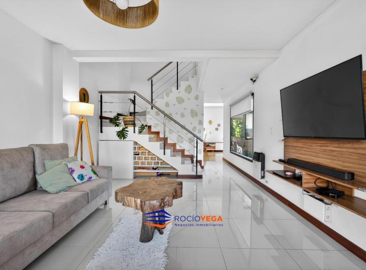 Casa · 147m² · 4 Ambientes · 2 Cocheras