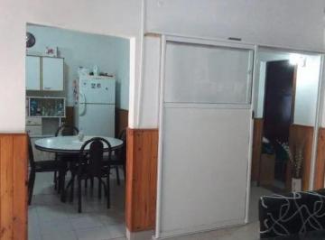 Casa · 160m² · 5 Ambientes · 1 Cochera · Casa en Venta - 4 Dorm. 2 Baños - 433 m² - Chivilcoy