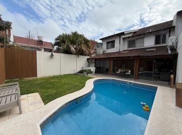 Casa de 5 ambientes, Vicente López · Olivos Venta. Casa 5 Amb. C/ Jardín y Piscina
