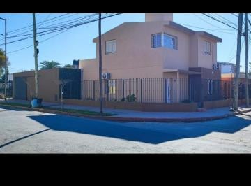 Casa de 3 ambientes, Córdoba · Alquilo Amplia Casa con Pileta - Excelente Ubicación