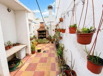 PH · 111m² · 4 Ambientes · PH en Venta La Plata 2 Dorm.