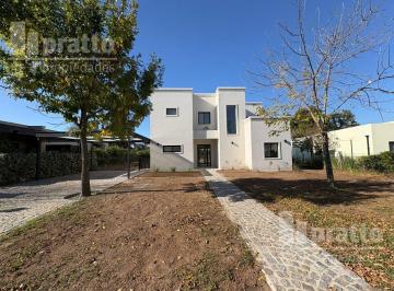 Casa · 180m² · 5 Ambientes · 2 Cocheras · Casa en San Matias