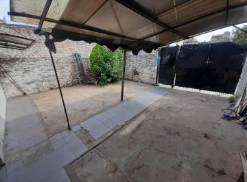PH de 3 ambientes, Lanús · PH Al Frente de 3 Amb. con Patio y Cochera de 75 m² Aprox.