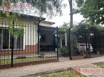 Casa · 110m² · 3 Ambientes · 1 Cochera · Casa de Una Planta 3 Ambientes en Ituzaingó Sur en Venta