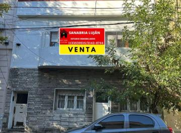 Departamento de 5 ambientes, Almagro · Piso 5 Ambientes con Terraza y Patio Ubicado en Almagro!
