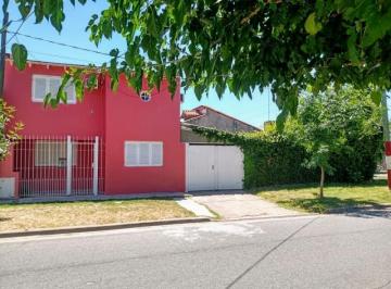 Casa · 142m² · 5 Ambientes · 1 Cochera · Casa en City Bell