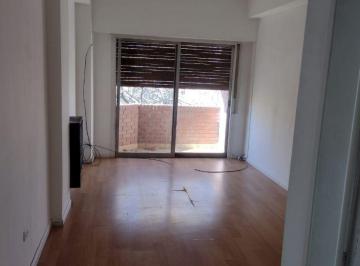 Departamento de 3 ambientes, Neuquén · Dpto con Balcon Al Frente, Salta 170.