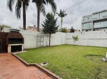 Vista del patio desde la segunda vivienda · Venta de Casa con Doble Vivienda Sobre Lote Propio Gran Jardin Apto Credito en Devoto