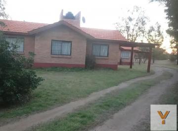 Hotel · 130m² · 8 Ambientes · Complejo de Cabañas en Venta - 4 Ufs - Merlo