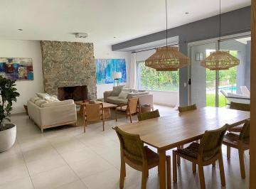 Casa · 400m² · 5 Ambientes · 2 Cocheras · Casa Santa Barbara Alquiler Anual (Un Año)