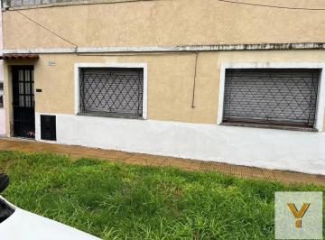 Casa · 75m² · 3 Ambientes · Casa en Venta - 2 Dorm. 1 Baño - 174 m² - Villa Maipú
