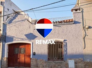 Casa · 121m² · 7 Ambientes · 1 Cochera · Casa en Venta Macrocentro Inversión 200 m²