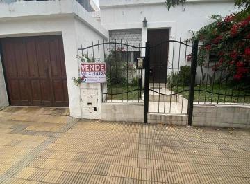 Casa · 150m² · 10 Ambientes · 1 Cochera · Casa Amplia de 4 Dorm. en Juniors: ¡Ubicación Privilegiada!
