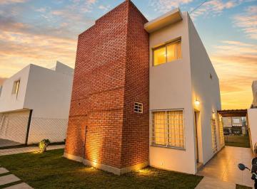 Casa · 110m² · 4 Ambientes · Casa en Fisherton