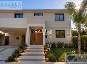 Casa · 550m² · 6 Ambientes · Casa de 5 Dorm.