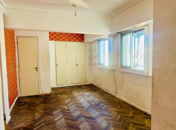 Departamento · 31m² · 1 Ambiente · Monoambiente en Piso Alto, Muy Luminoso P/reciclar