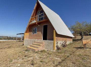 Casa · 36m² · 1 Dormitorio · 1 Cochera · Casa Alpina en Venta en Bialet Massé con Pileta, Vistas a Las Sierras y 1.100 m² de Terreno