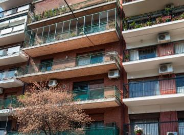 Departamento · 97m² · 3 Ambientes · 1 Cochera · Venta Dto Semipiso Al Frente, Coch/dep o Estudio