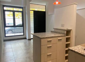 Local comercial · 45m² · 2 Ambientes · Local en San Vicente - Pb con Patio. Escritura.
