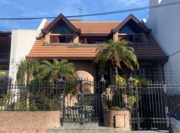 Casa de 6 ambientes, Quilmes · Casa en Venta en Barrio Parque Bernal