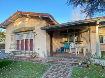 Casa · 120m² · 5 Ambientes · 1 Cochera · ¡Casa en Venta - Longchamps!