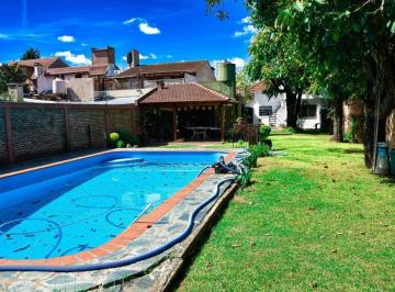 Casa · 91m² · 4 Ambientes · 2 Cocheras · Casa en Venta – Lote Propio de 600 m² en Excelente Ubicación