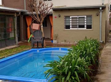 Casa · 160m² · 5 Ambientes · 2 Cocheras · Casa en Longchamps
