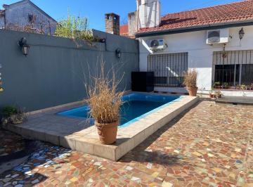 Casa · 79m² · 4 Ambientes · 1 Cochera · Casa en Longchamps