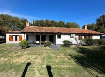 Casa · 400m² · 6 Ambientes · 10 Cocheras · Casa en Mar de Ajo