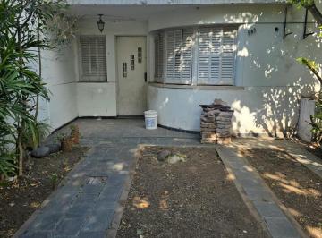 Casa · 80m² · 5 Ambientes · 1 Cochera · Casa en Lomas de Zamora