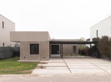 Casa · 143m² · 3 Dormitorios · 2 Cocheras · Casa en B° Lar de Boedo