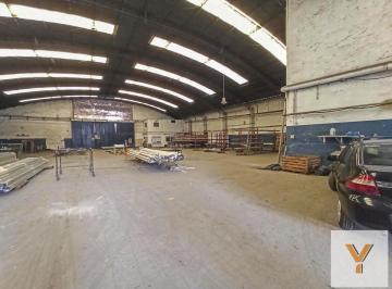 Edificio · 1900m² · 7 Ambientes · 12 Cocheras · Nava Industrial en Venta - Oficinas - 3 Baños - Cocheras - 2.500 m² - Rosario