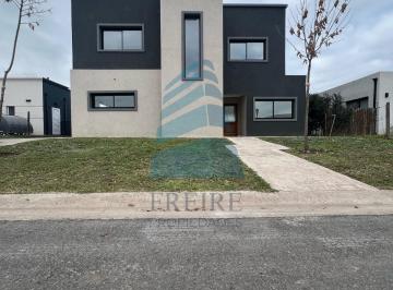 Casa · 211m² · 6 Ambientes · 2 Cocheras · Casa 6 Ambientes en Venta en San Pablo – Apta Financiación