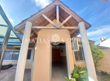 Casa · 235m² · 9 Ambientes · 2 Cocheras · Casa en Ituzaingó Norte