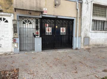 PH de 3 ambientes, Parque Patricios · PH 3 Amb Al Frente con Entrada Independiente