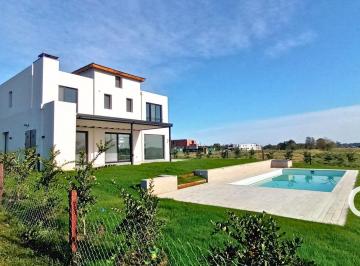 Casa · 217m² · 6 Ambientes · 4 Cocheras · Casa en Venta a Estrenar. Pilara, Tilbury Sur