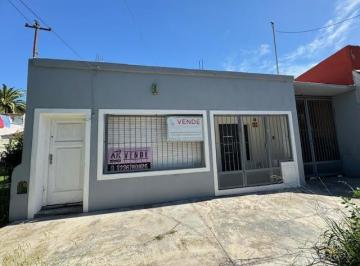 Casa · 220m² · 3 Ambientes · 1 Cochera · Venta en Block Casa de 3 Ambiente, Monoambiente y Galpón