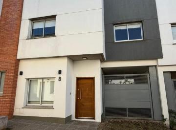 Casa · 100m² · 4 Ambientes · 2 Cocheras · Cf1382 - Casa - 3 Dorm. - Complejo Lomas de Alem, Av Alem y Tomás Guido