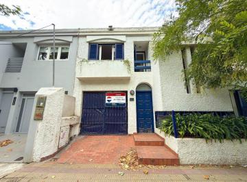 Casa · 136m² · 4 Ambientes · 1 Cochera · Venta Casa de 3 Dorm. Tandil con Patio